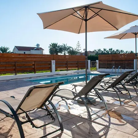 Coral Bay 7, Walking Distance To Coral Bay *