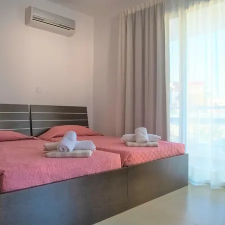Coral Bay 7, Walking Distance To Coral Bay * Peyia